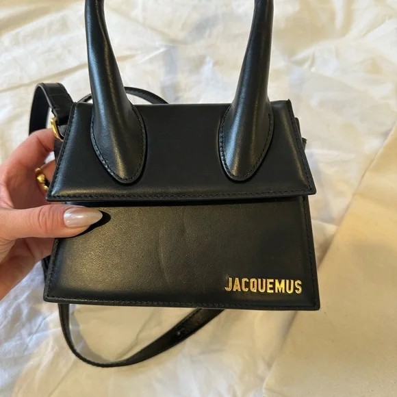 Jacquemus Black Mini Bag with Structured Design and Adjustable Strap - Picture 4 of 9
